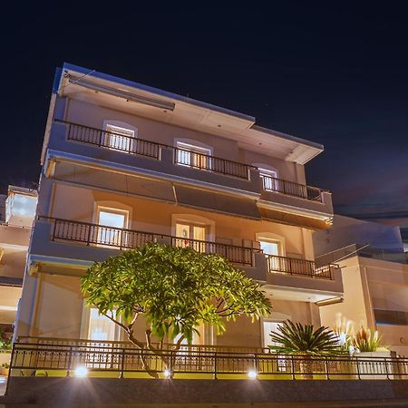 Vakakis-Me Apartments Palaiochora Ngoại thất bức ảnh