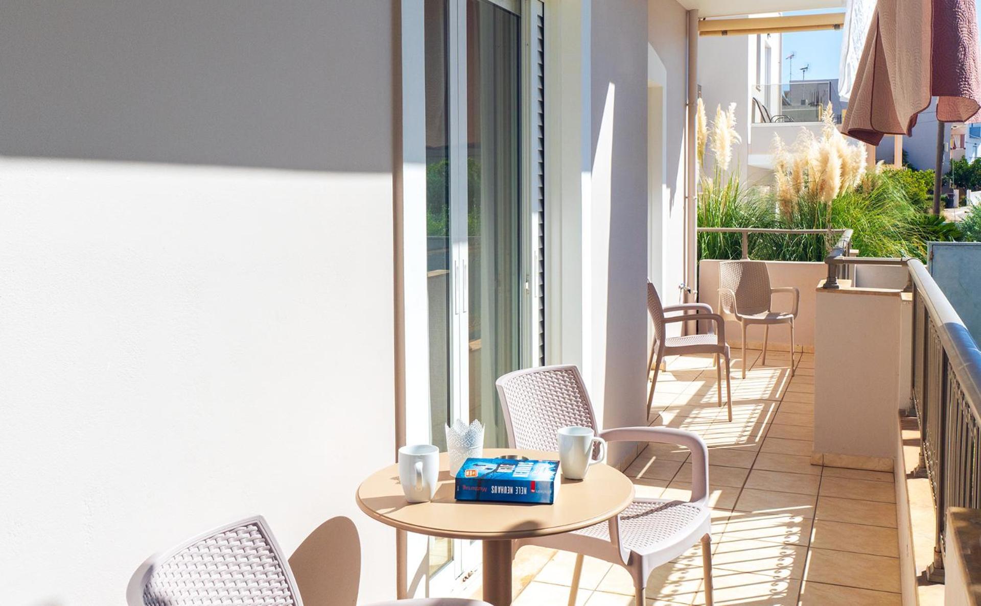 Vakakis-Me Apartments Palaiochora Ngoại thất bức ảnh