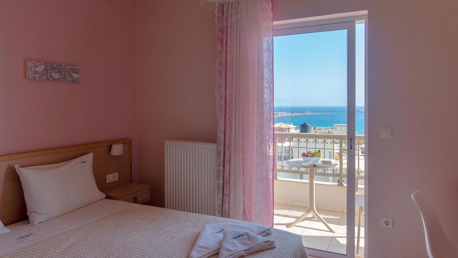 Vakakis-Me Apartments Palaiochora Ngoại thất bức ảnh