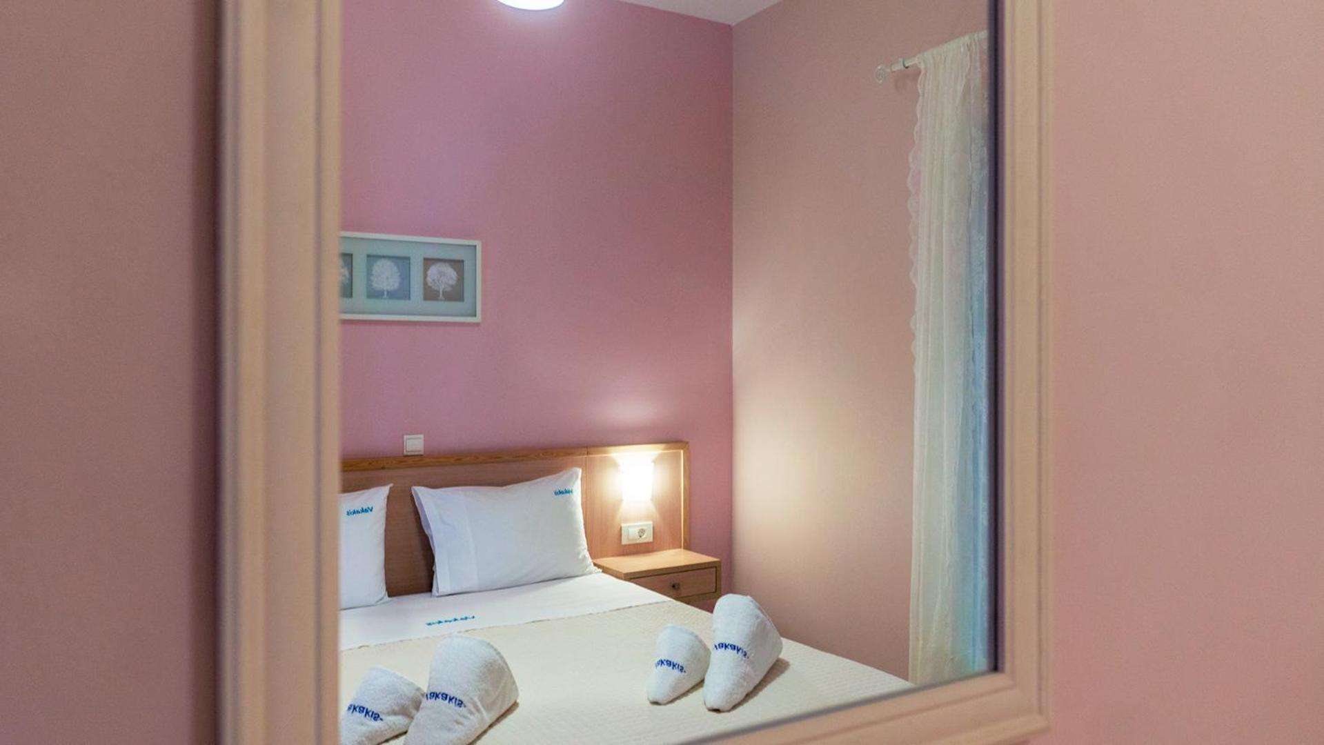 Vakakis-Me Apartments Palaiochora Ngoại thất bức ảnh